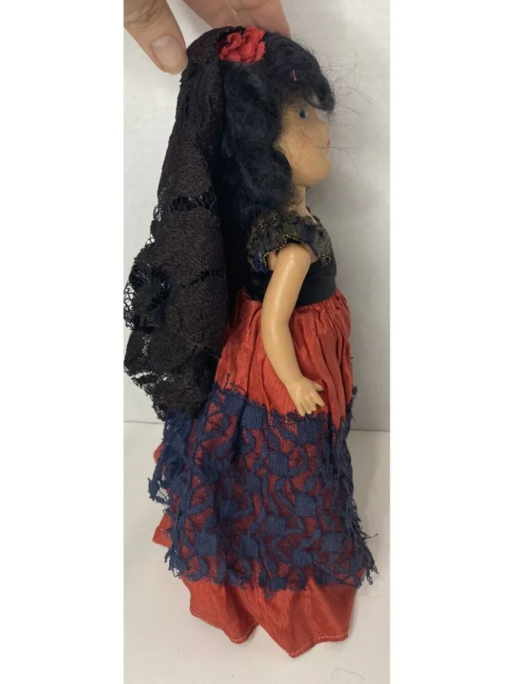 10" Vintage 1950s Doll In Red Dress Goth Spanish Black Lace - Picture 4 of 10